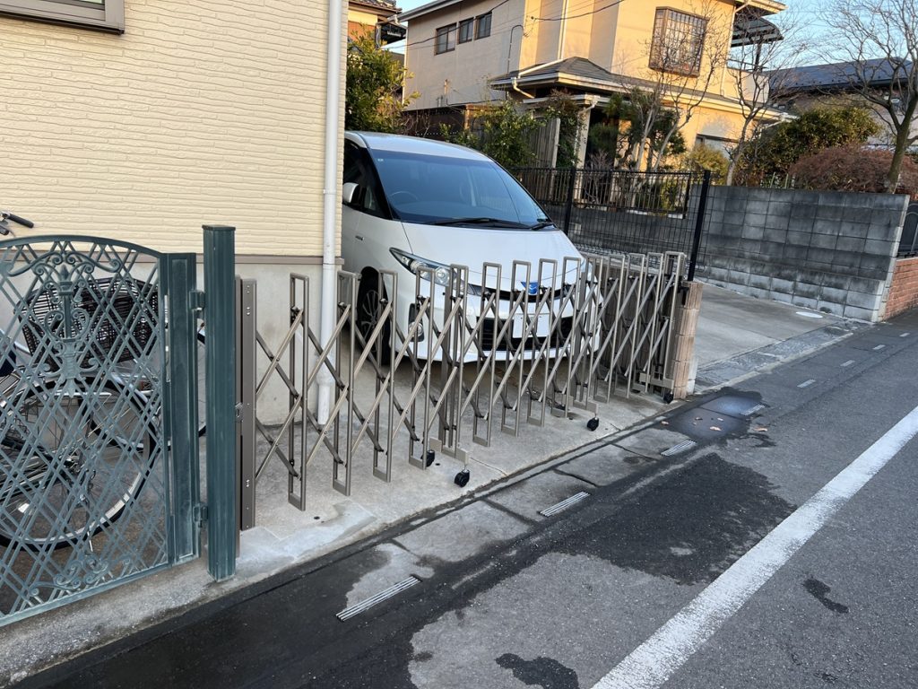 伸縮門扉の交換リフォーム