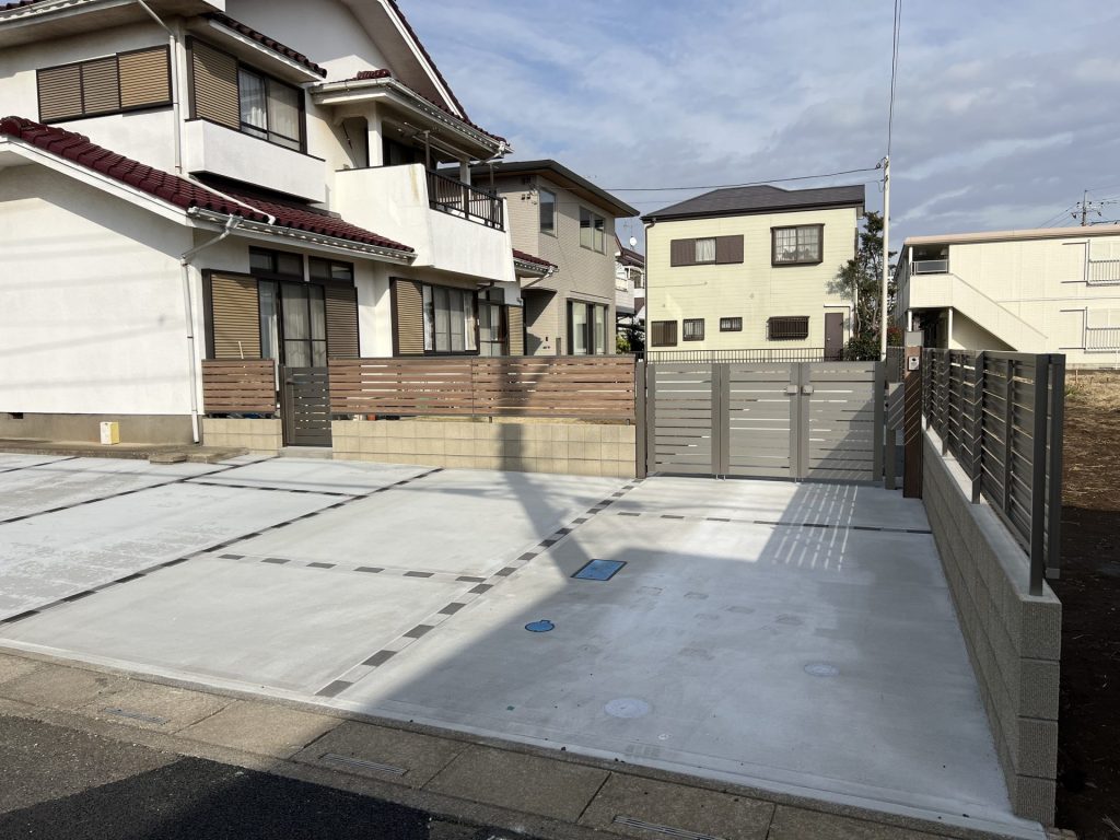 駐車場・アプローチ・境界ブロック（新築外構）